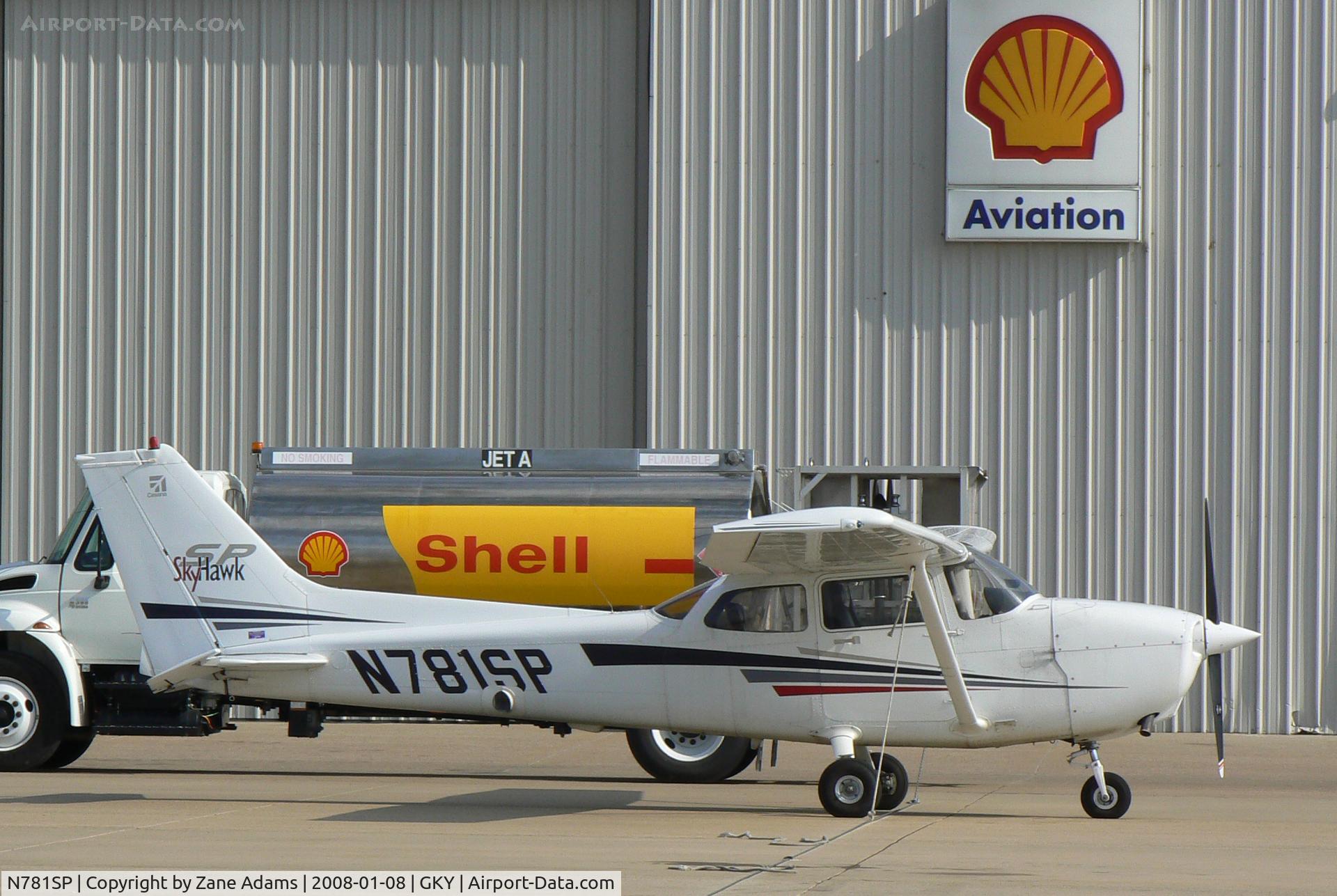 N781SP, 2001 Cessna 172S C/N 172S8709, At Arlington Municipal