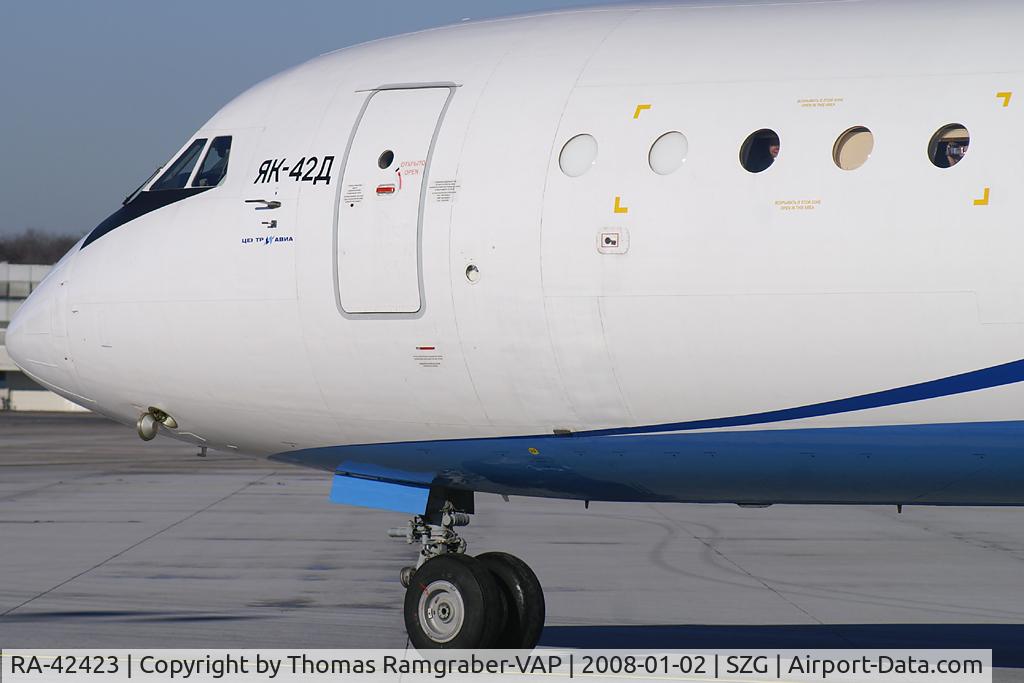 RA-42423, 1992 Yakovlev Yak-42D C/N 4216606, Centre Avia Yakovlev 42