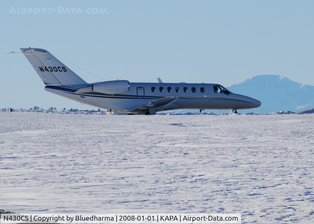 N430CS, 2007 Cessna 525B C/N 525B0185, Taxi to takeoff Pikes Peak in the distance.