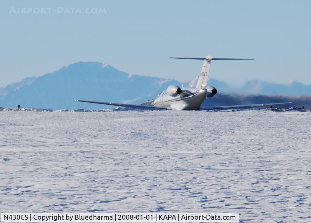 N430CS, 2007 Cessna 525B C/N 525B0185, Takeoff on 17L with Pikes Peak in the background.