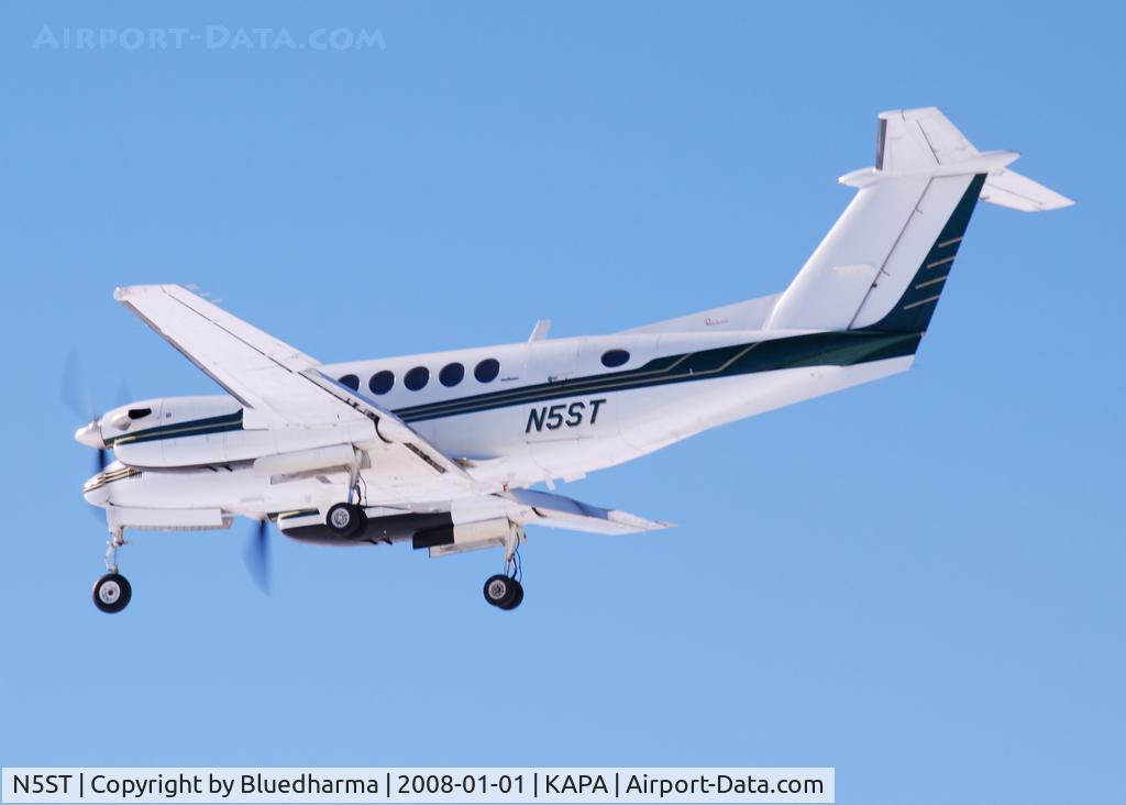 N5ST, 1977 Beech 200 King Air C/N BB-289, Approach to 17L