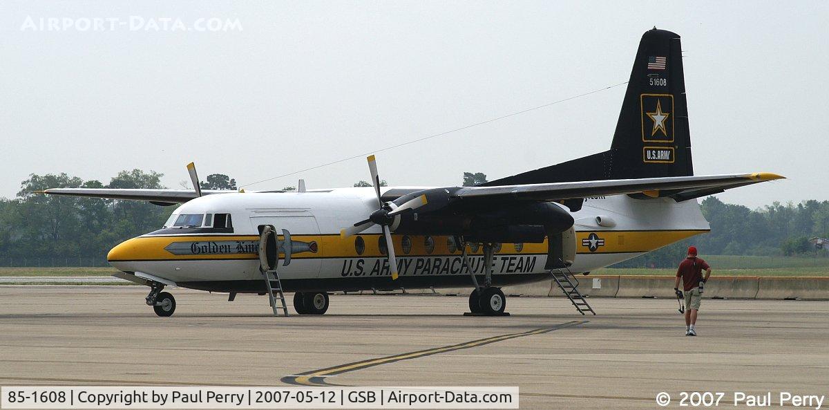 85-1608, 1984 Fokker C-31A (F27-400M) Troopship C/N 10668, The quiet times before onloading of the jumpers