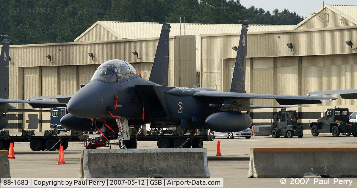 88-1683, 1988 McDonnell Douglas F-15E Strike Eagle C/N 1092/E067, Cheif's bird, sporting nothing but two 600gal tanks and the Nav pod