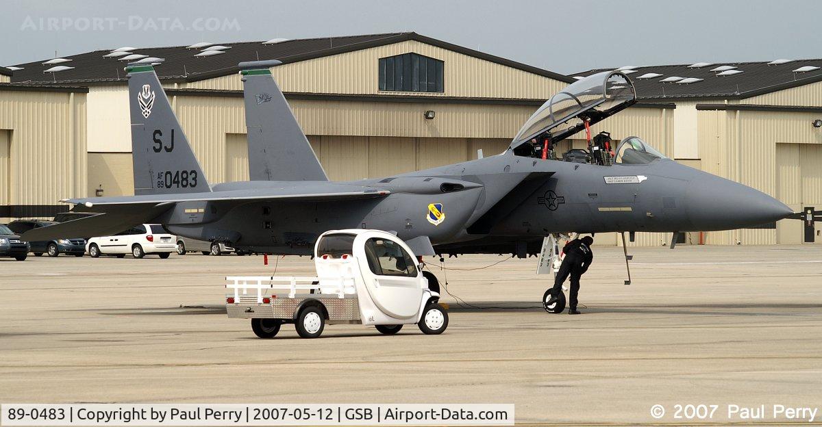 89-0483, 1989 McDonnell Douglas F-15E Strike Eagle C/N 1136/E111, Backup demo bird, here at her home roost.  She looks sort of forlorn