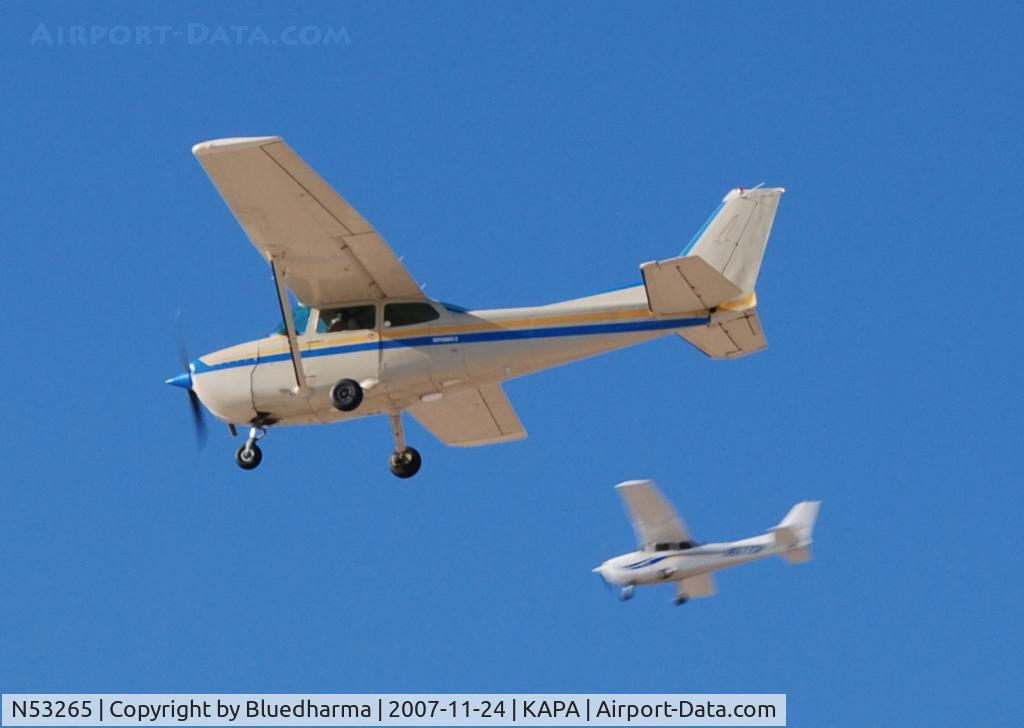 N53265, 1981 Cessna 172P C/N 17274714, Approach to 17L with N617SP doing touch and go on 17R