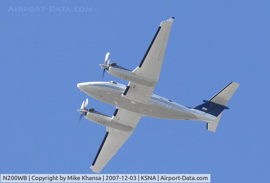 N200WB, 2001 Raytheon B200 King Air C/N BB-1754, Raytheon B200 looking pretty against a beautiful Southern California sky.
