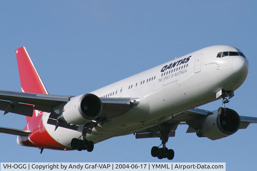 VH-OGG, 1990 Boeing 767-338 C/N 24929, Qantas 767-300