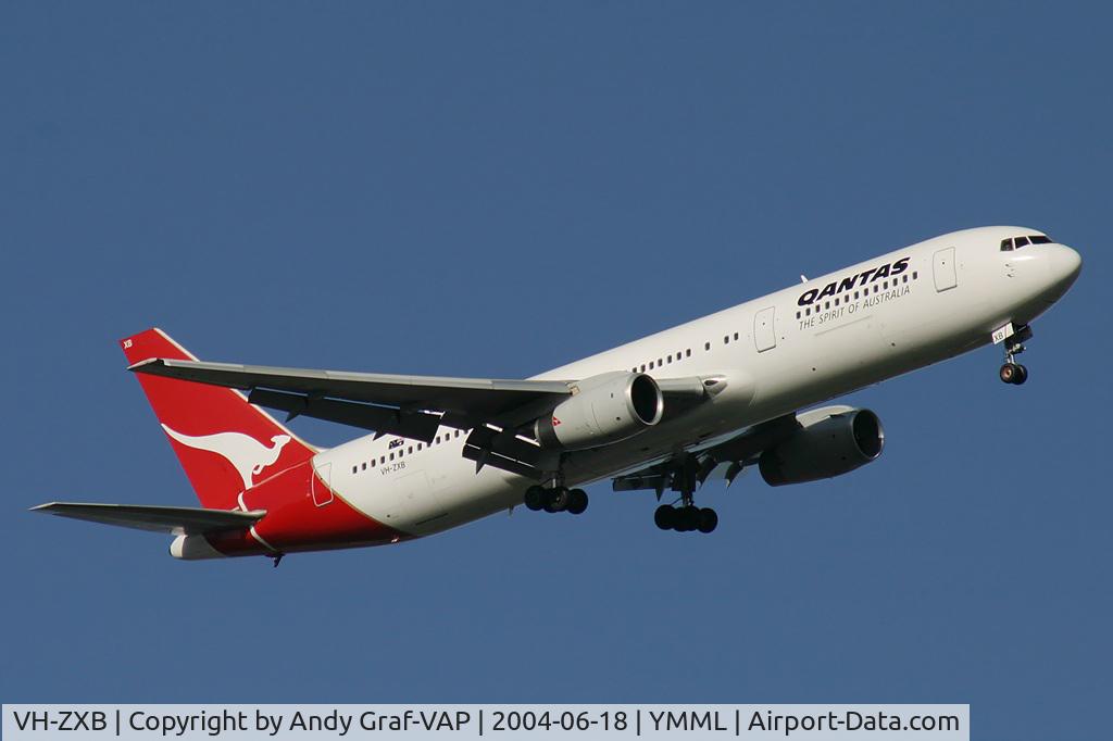 VH-ZXB, 1990 Boeing 767-336 C/N 24338, Qantas 767-300