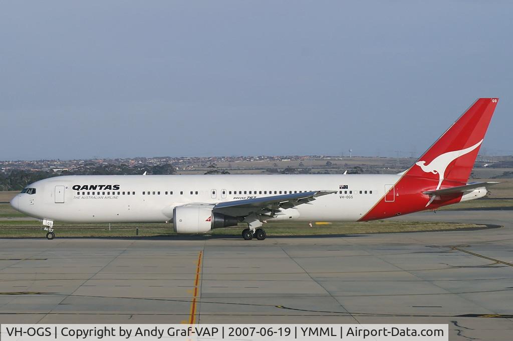 VH-OGS, 1997 Boeing 767-338/ER C/N 28725, Qantas 767-300
