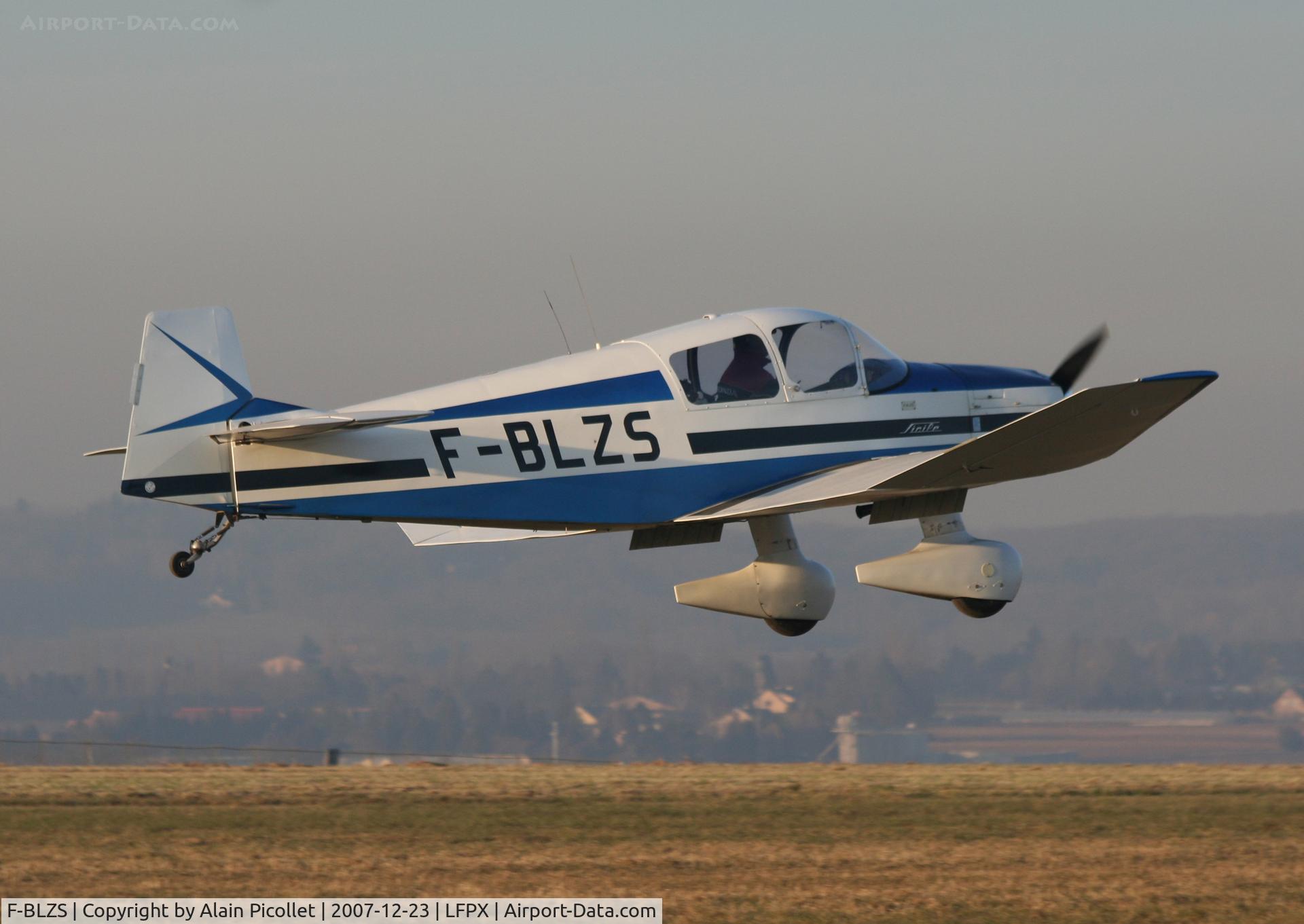 F-BLZS, Jodel DR1050 C/N 550, landing