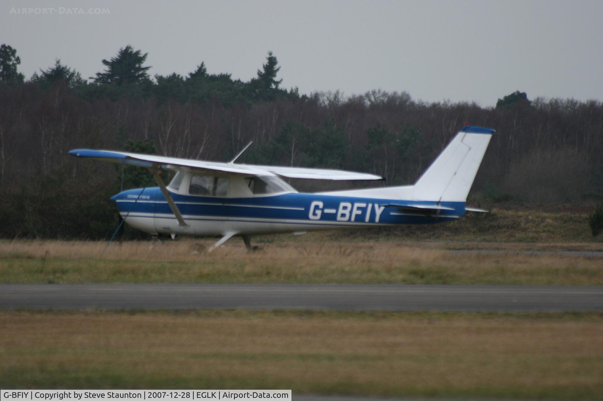G-BFIY, 1977 Reims F150M C/N 1381, Taken at Blackbushe Airport 28th December 2007