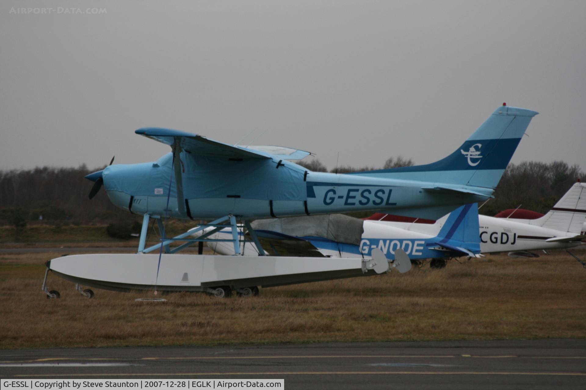 G-ESSL, 1981 Cessna 182R Skylane C/N 182-67947, Taken at Blackbushe Airport 28th December 2007
