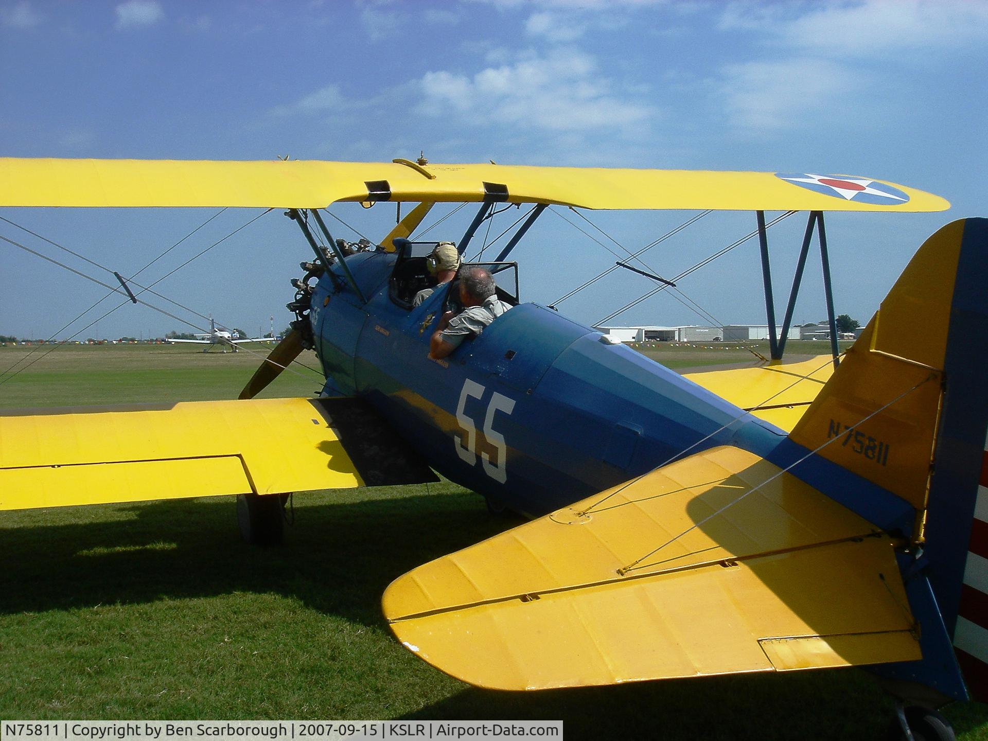 N75811, 1942 Boeing B75N1 C/N 75-6589, Danny Goggans at the KSLR Fly-in