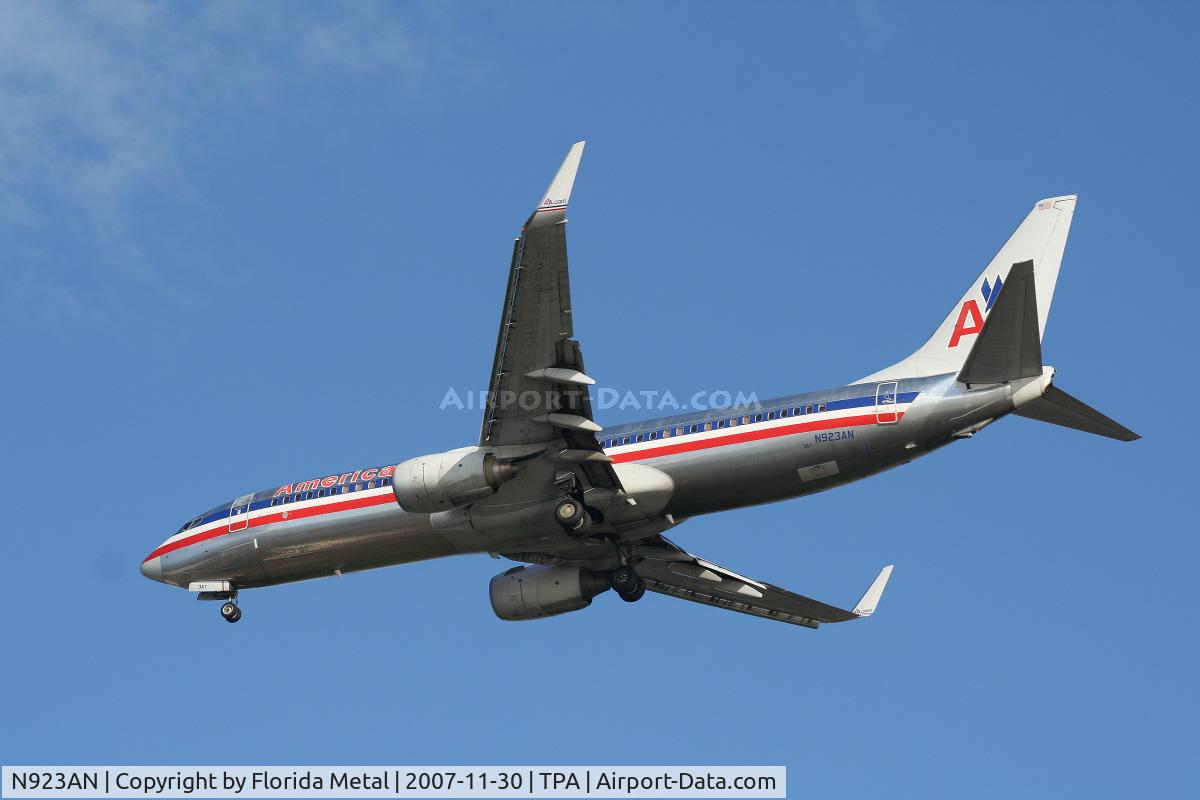 N923AN, 1999 Boeing 737-823 C/N 29524, American