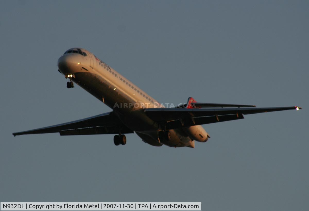 N932DL, 1989 McDonnell Douglas MD-88 C/N 49719, Delta