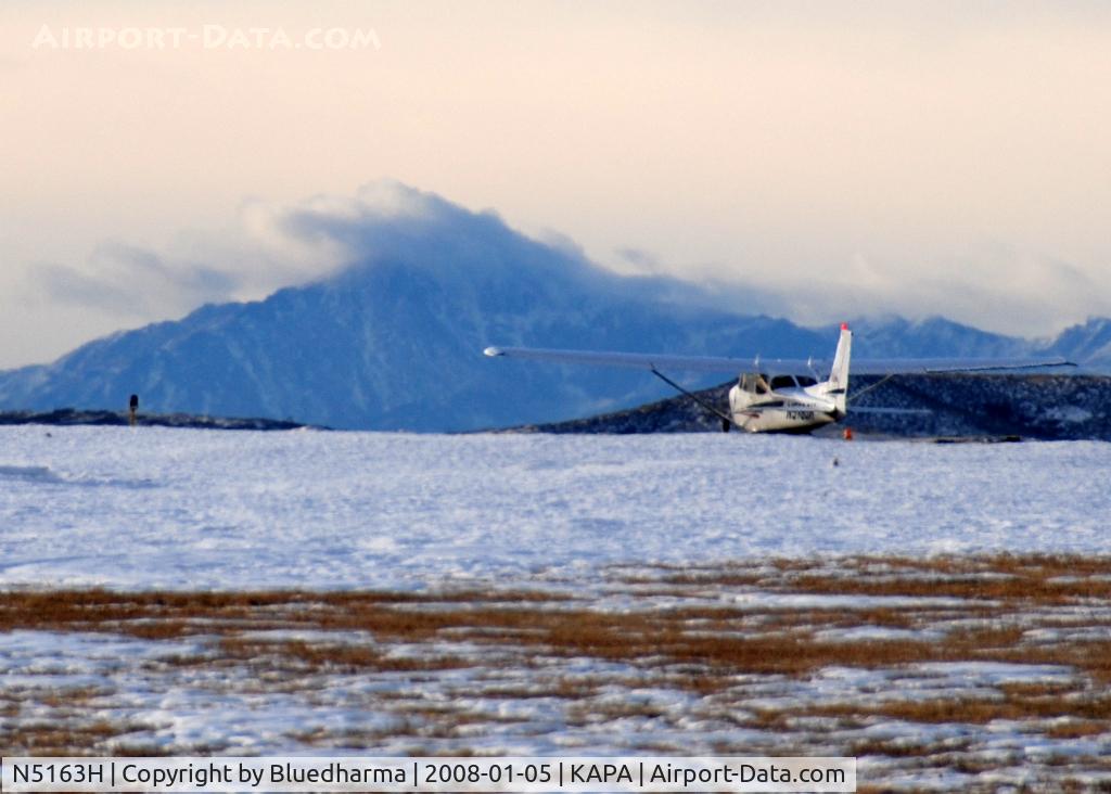 N5163H, 2001 Cessna 172S C/N 172S8933, Takeoff on 17L. Pikes Peak in the distance.