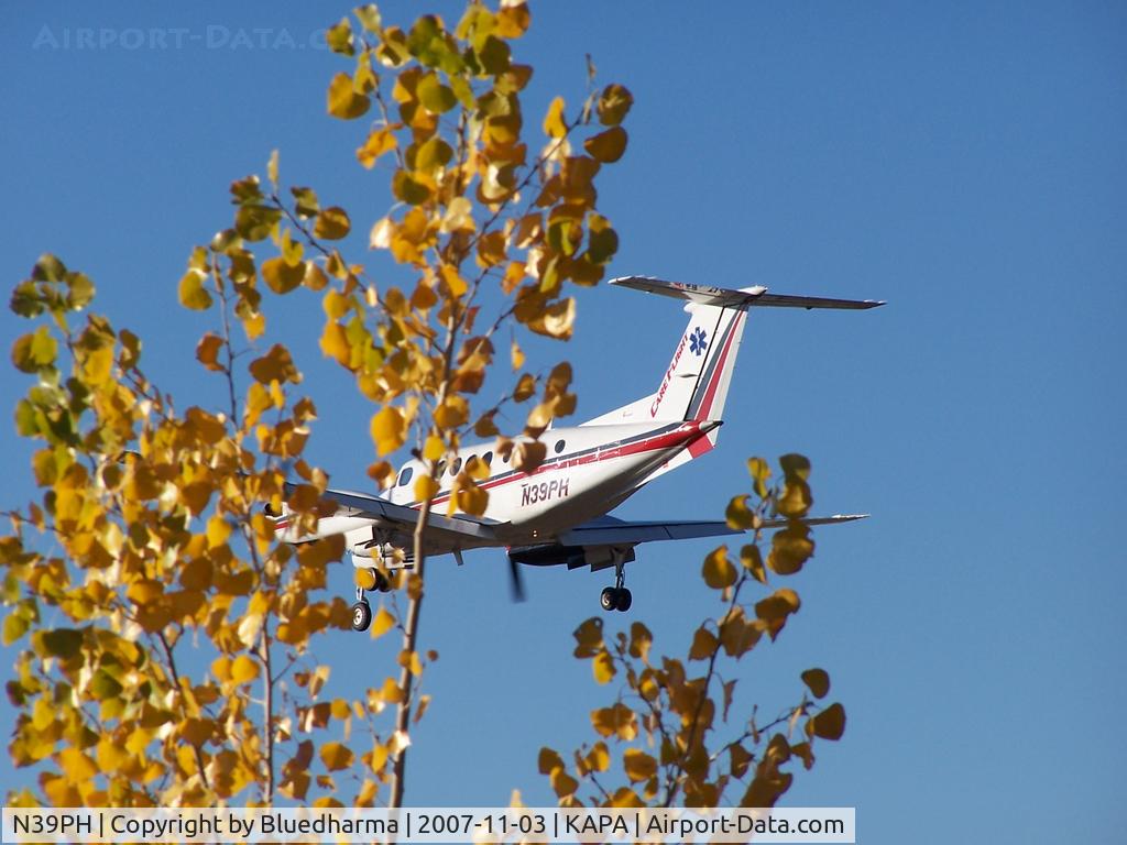 N39PH, 1979 Beech 200C Super King Air C/N BL-3, Approach to 17L.