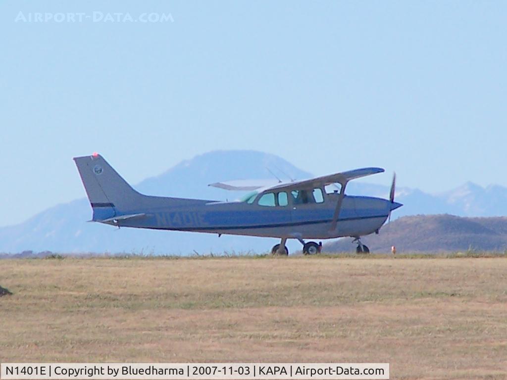 N1401E, 1978 Cessna 172N C/N 17270986, Cleared for takeoff on 17L. Pikes Peak in the distance.