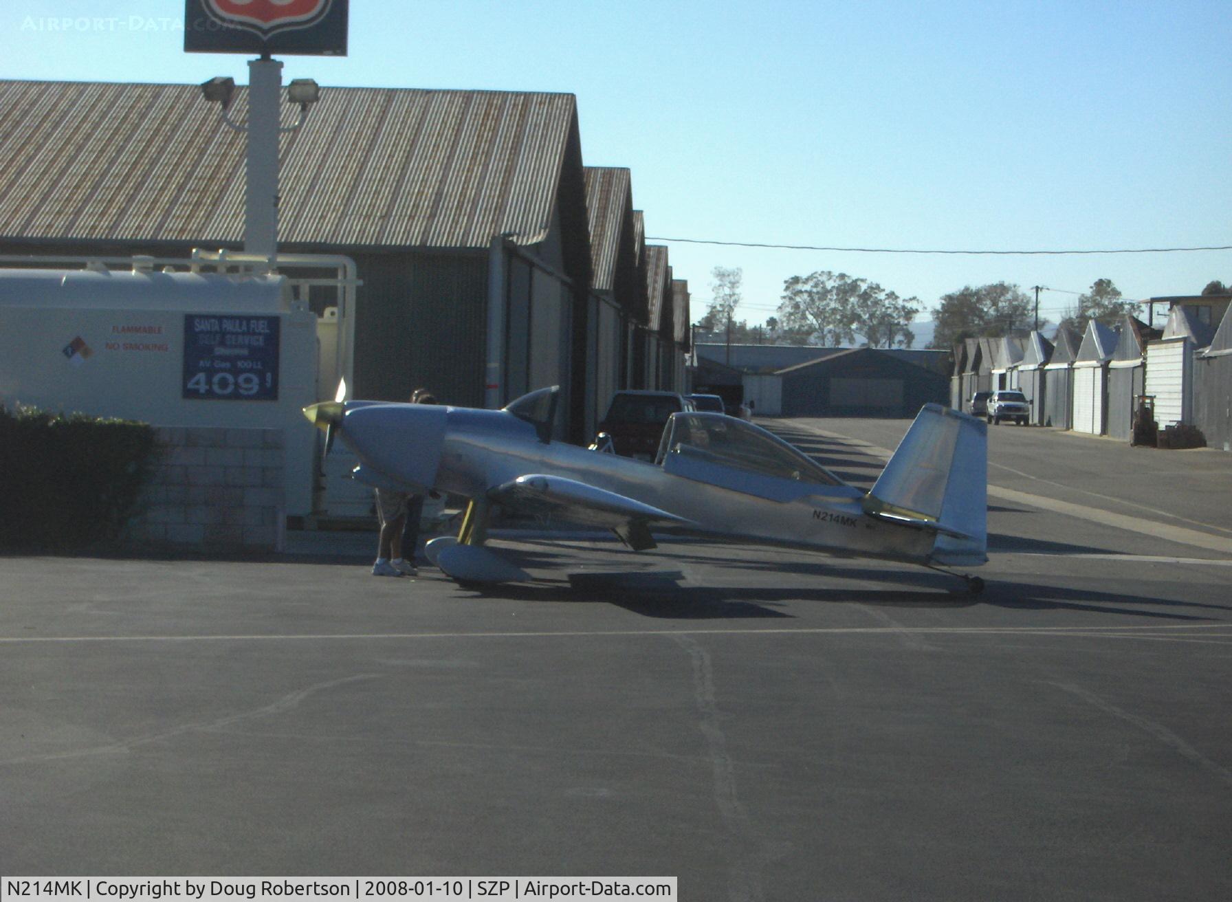 N214MK, 2007 Vans RV-8 C/N 81855, 2007 Margheritis VAN's RV-8, Lycoming O-360-B1A 180 Hp, refueling