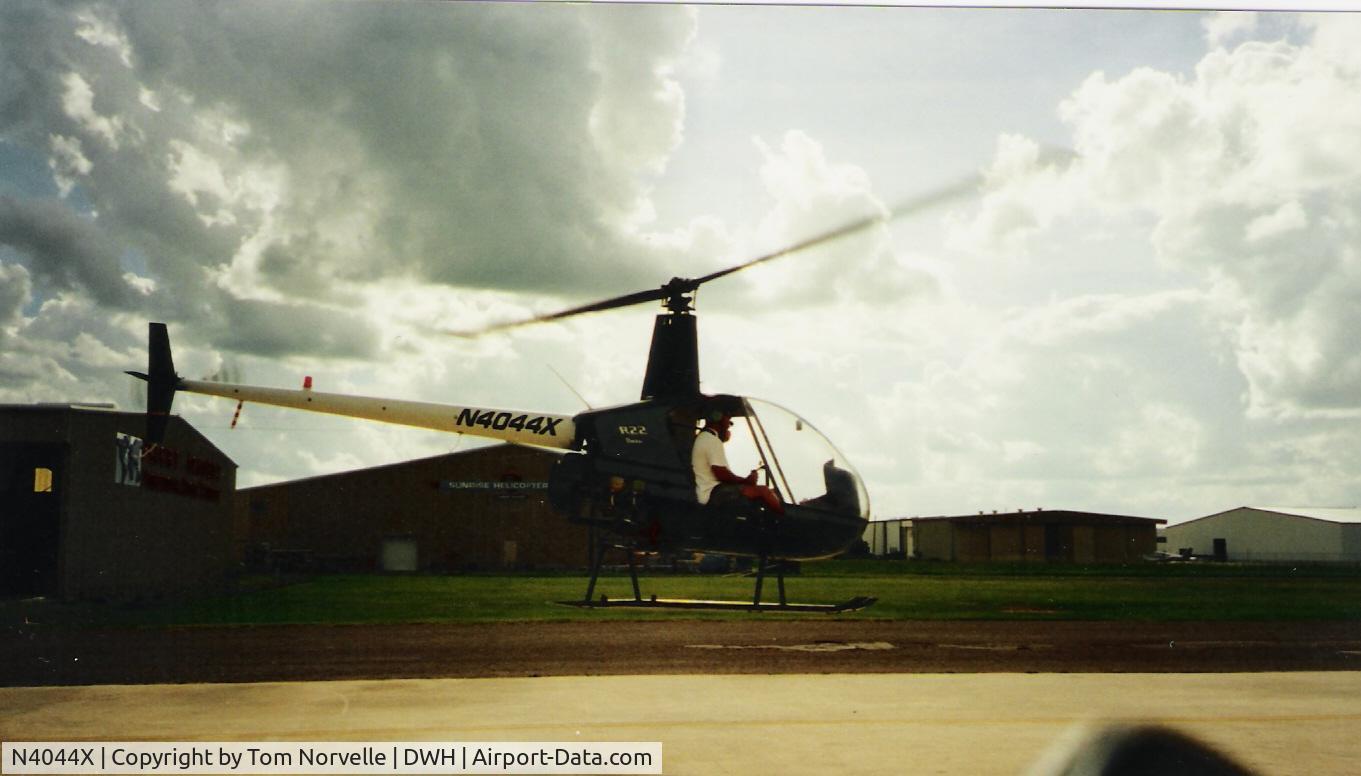 N4044X, 1991 Robinson R22 BETA C/N 1644, Helicopter Services, Hooks Airport