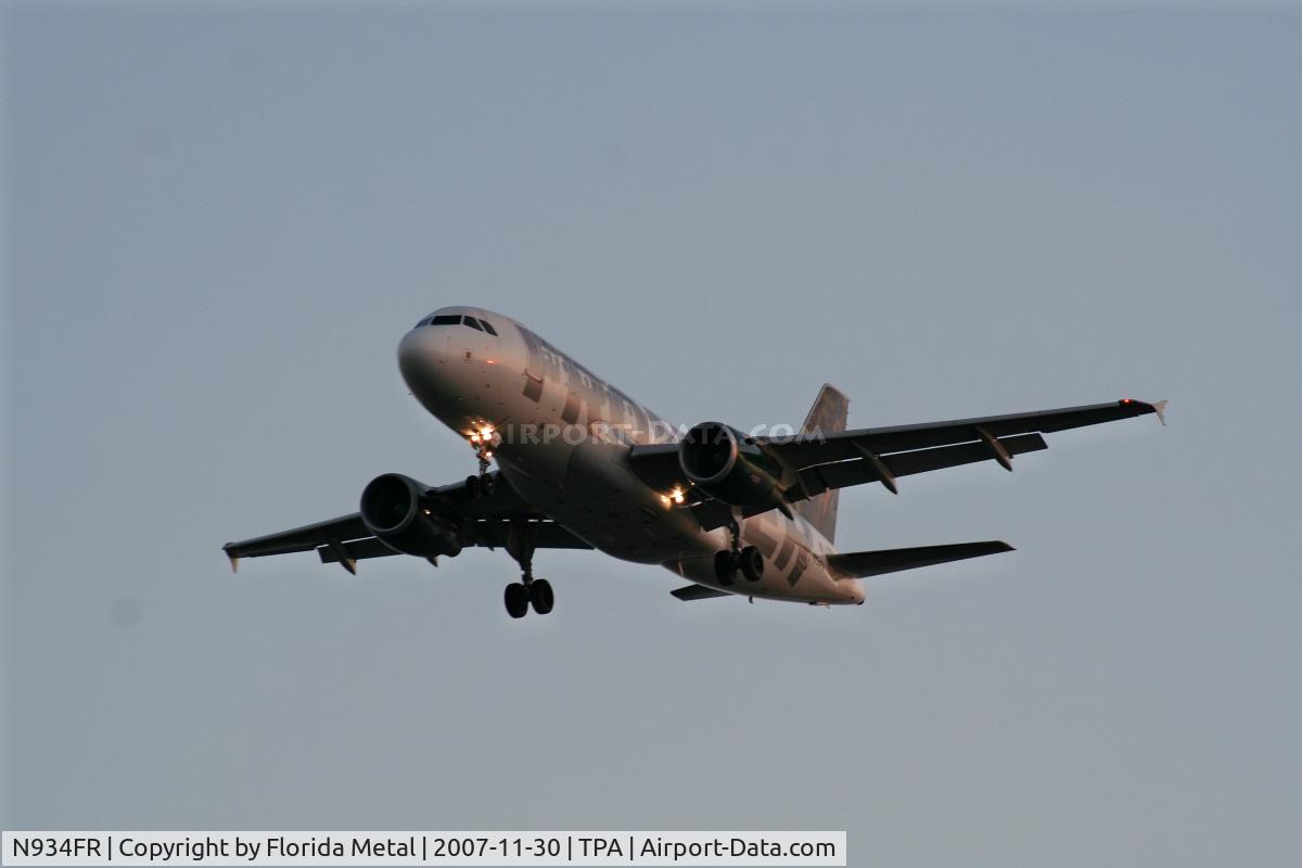 N934FR, 2004 Airbus A319-111 C/N 2287, A lynx