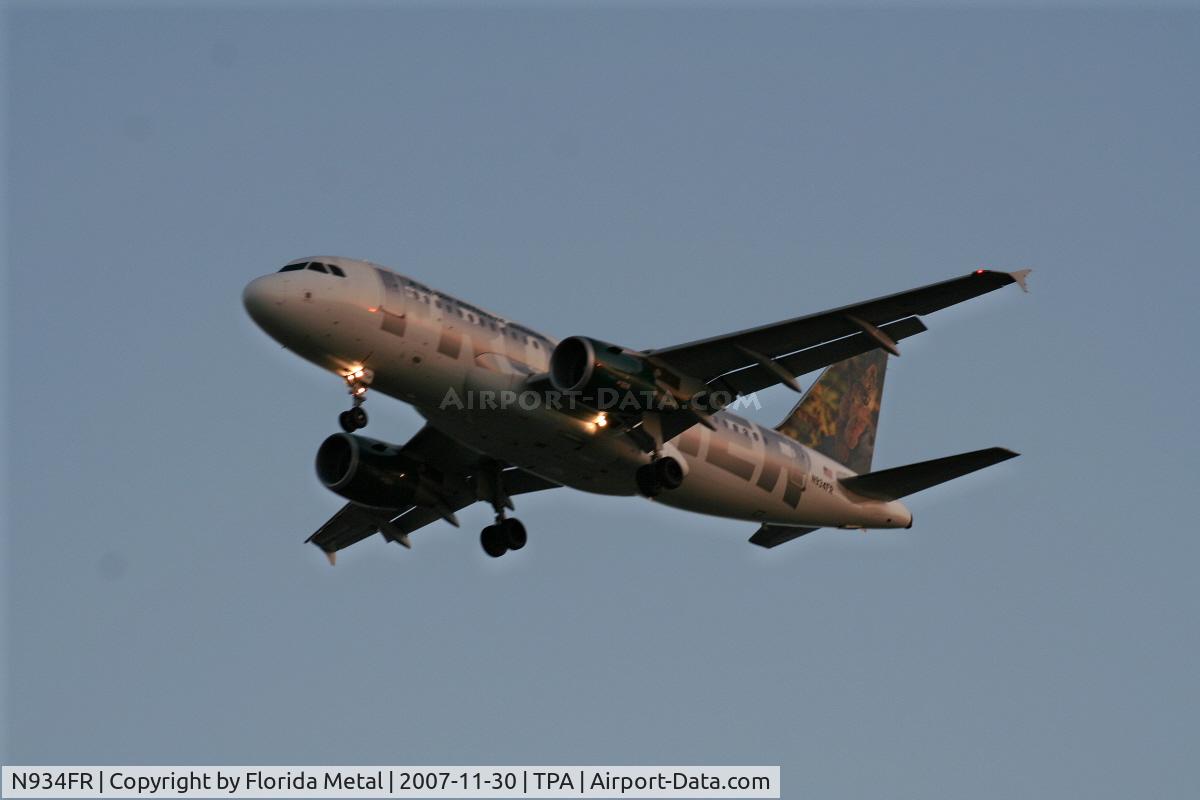 N934FR, 2004 Airbus A319-111 C/N 2287, Frontier Lynx tail