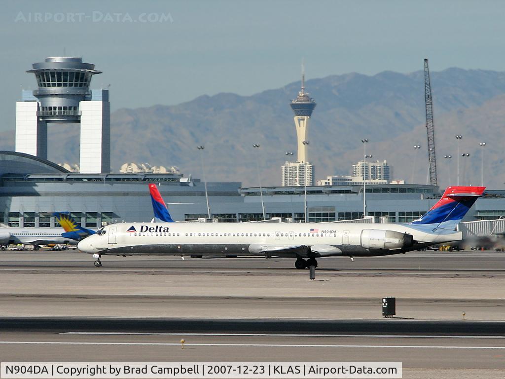N904DA, 1995 McDonnell Douglas MD-90-30 C/N 53384, Delta Airlines / 1995 Mcdonnell Douglas MD-90-30