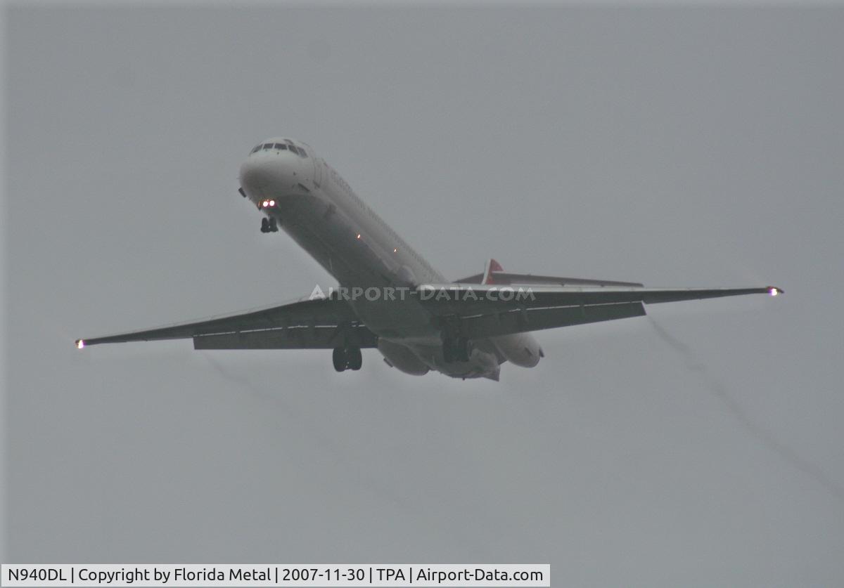 N940DL, 1989 McDonnell Douglas MD-88 C/N 49813, Delta