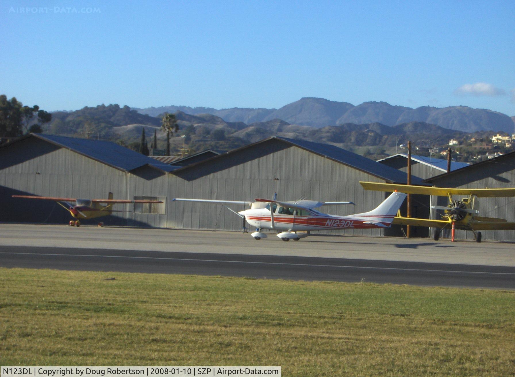 N123DL, 1969 Cessna 182M Skylane C/N 18259340, 1969 Cessna 182M SKYLANE, Continental O-470-S 230 Hp, taxi to hangar