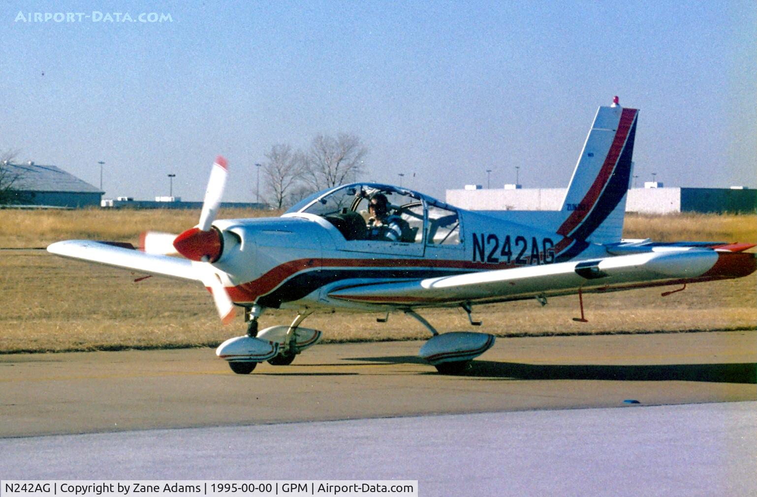 N242AG, Moravan Z242L C/N 0672, At Grand Pairie Municipal
