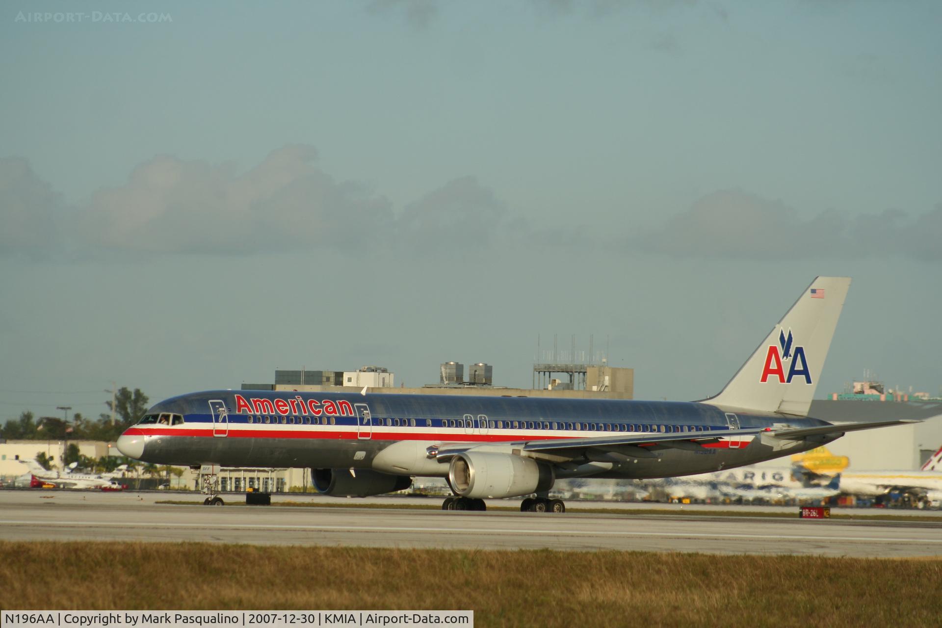 N196AA, 2001 Boeing 757-223 C/N 32390, Boeing 757-200