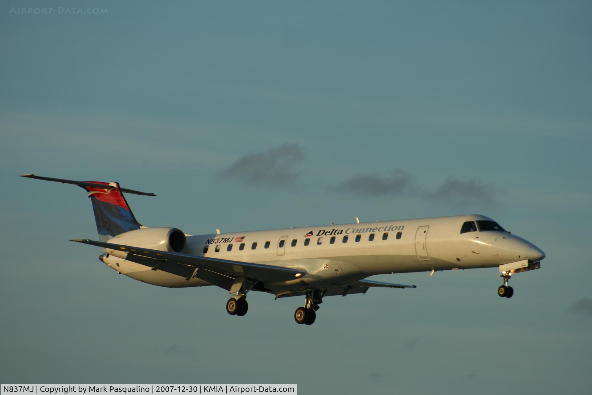 N837MJ, 2001 Embraer EMB-145LR C/N 145367, EMB-145LR