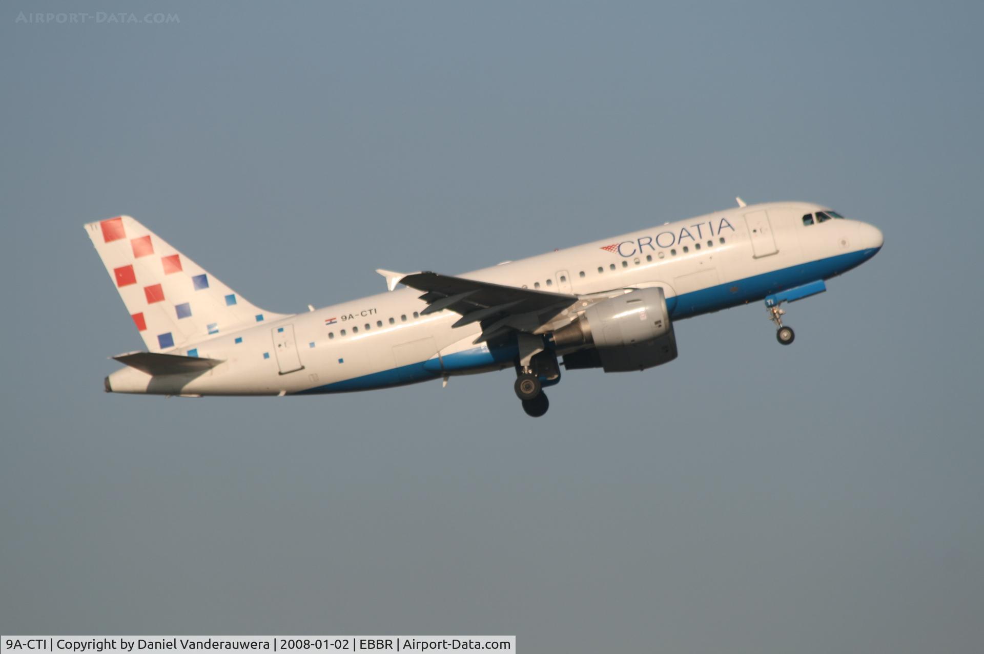 9A-CTI, 1999 Airbus A319-112 C/N 1029, flight OU457 is taking off from rwy 07R