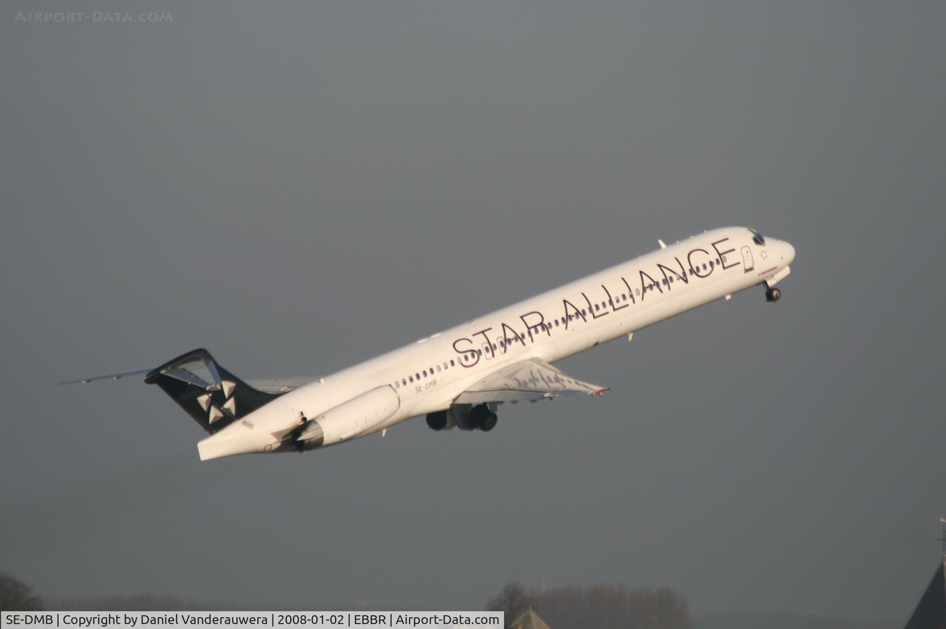 SE-DMB, 1991 McDonnell Douglas MD-81 (DC-9-81) C/N 53314, flight SK594 is taking off from rwy 07R