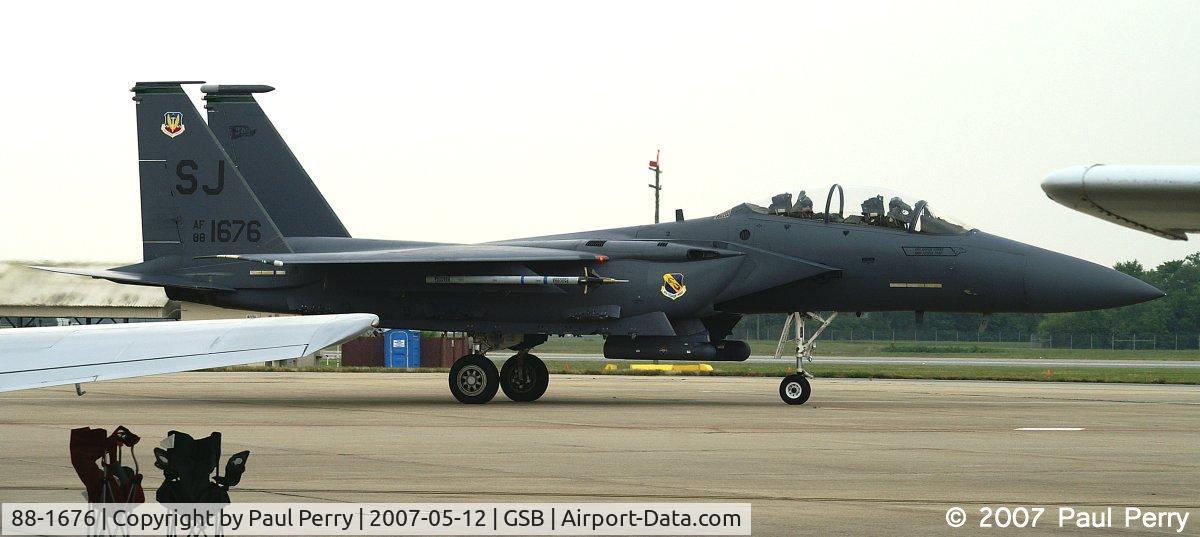 88-1676, 1988 McDonnell Douglas F-15E Strike Eagle C/N 1085/E060, Gunship Gray seldom looks so good
