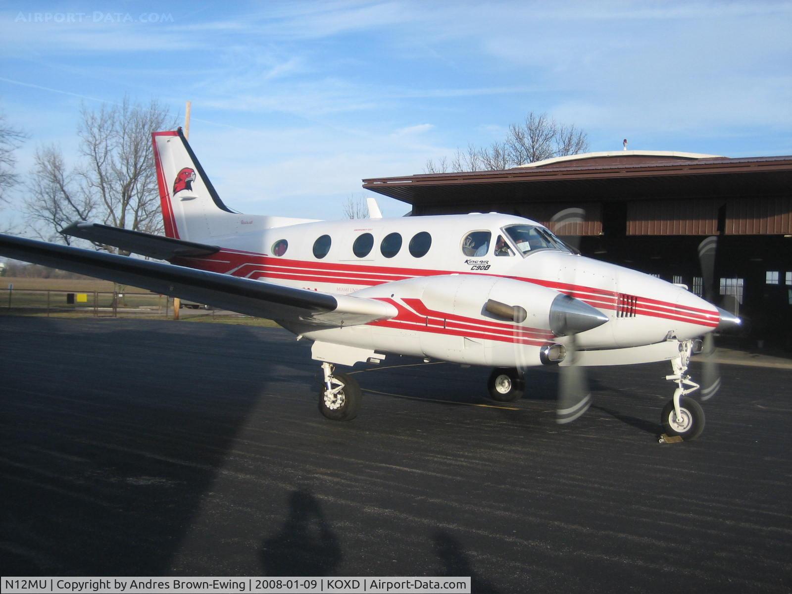 N12MU, 1995 Beech C90A King Air C/N LJ-1398, About to depart on its first trip with its new reg. # (ex. N441CG)