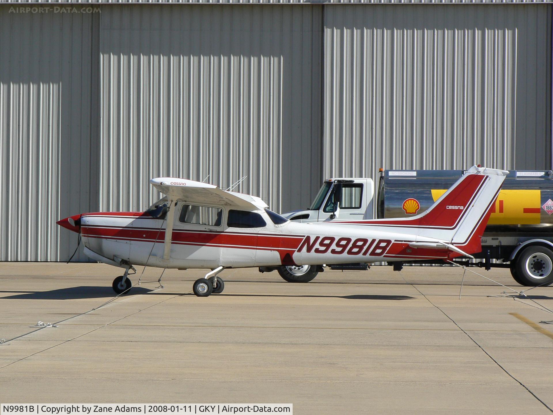 N9981B, 1983 Cessna 172RG Cutlass RG C/N 172RG1105, At Arlington Municipal