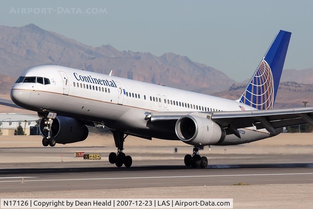 N17126, 1998 Boeing 757-224 C/N 27566, Continental Airlines N17126 (FLT COA197) from George Bush Intct'l Houson (KHOU) landing on RWY 25L.