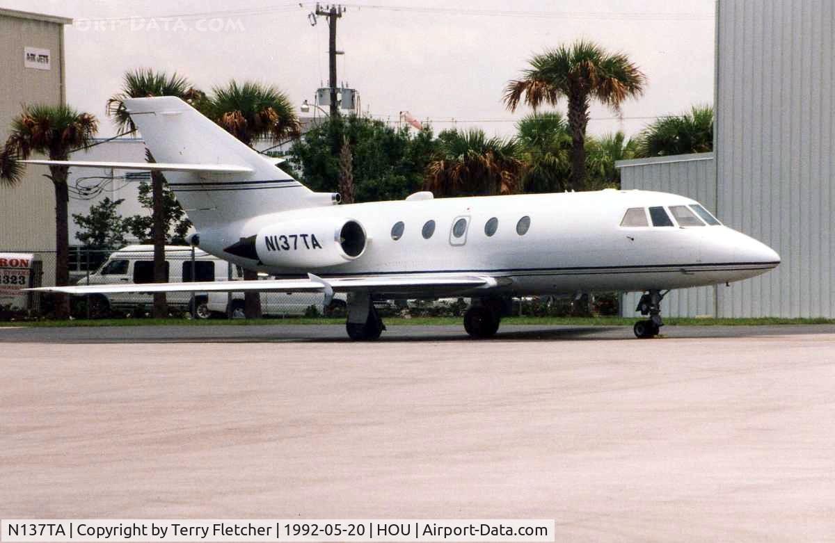 N137TA, 1984 Dassault Falcon 200 C/N 487, Falcon 20 at Houston Hobby in 1992