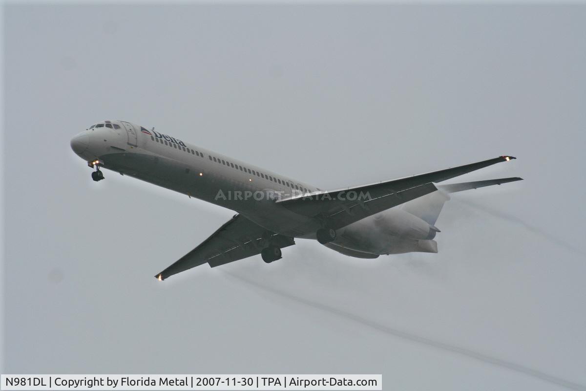 N981DL, 1991 McDonnell Douglas MD-88 C/N 53268, Delta