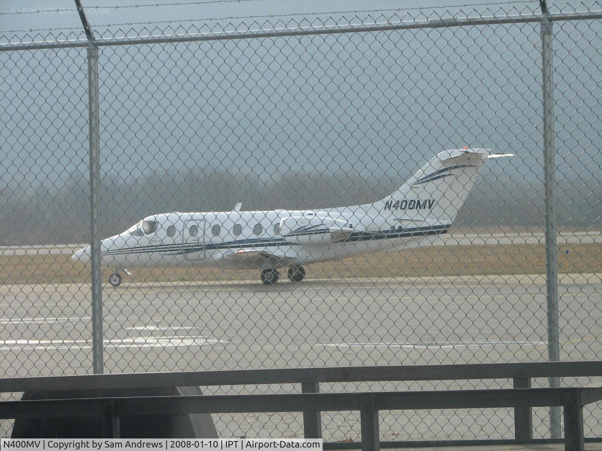 N400MV, 2000 Raytheon Aircraft Company 400A C/N RK-286, Sorry about the fence
