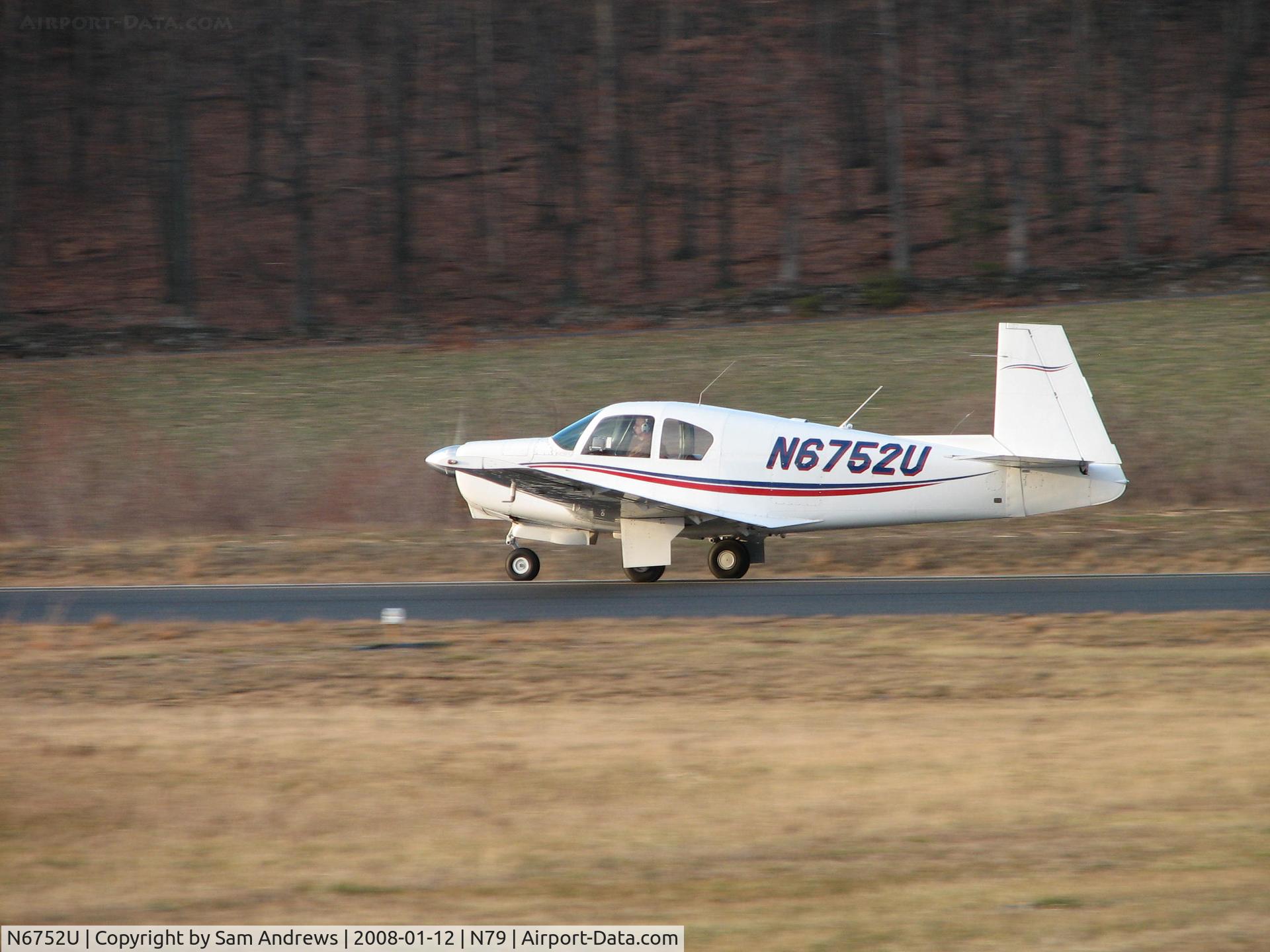 N6752U, 1963 Mooney M20C Ranger C/N 2474, take off run