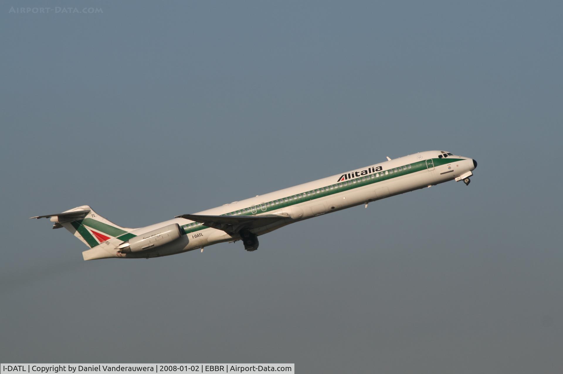 I-DATL, 1995 McDonnell Douglas MD-82 (DC-9-82) C/N 53229/2105, flight AZ149 is taking off from rwy 07R