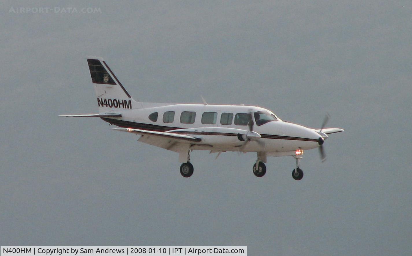 N400HM, 1979 Piper PA-31-350 Chieftain C/N 31-8052030, Landing configuration short final
