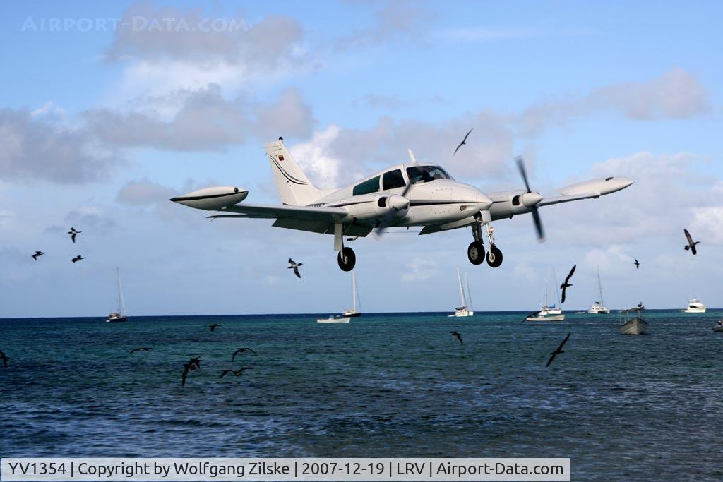 YV1354, Cessna 310K C/N 310K-0013, visitor