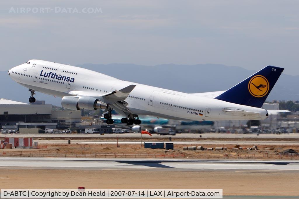 D-ABTC, 1990 Boeing 747-430M C/N 24287, Lufthansa D-ABTC (FLT DLH457) departing RWY 25L enroute to Frankfurt Main (EDDF).
