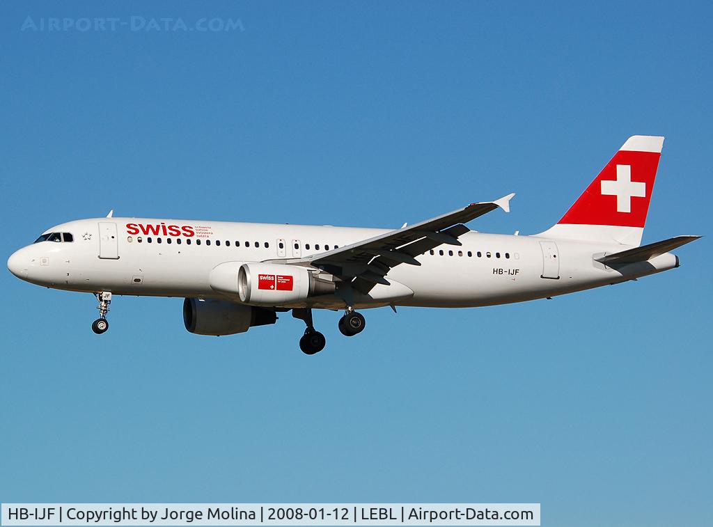 HB-IJF, 1995 Airbus A320-214 C/N 562, Swiss on final to RWY 25R.