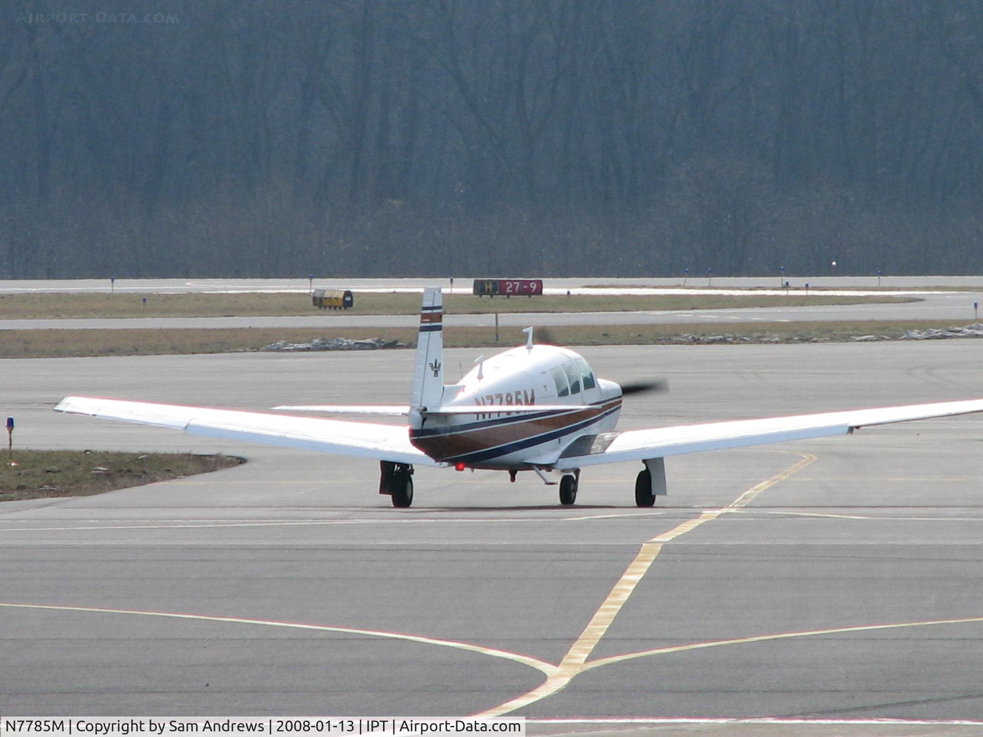 N7785M, 1974 Mooney M20F Executive C/N 22-0033, The back side