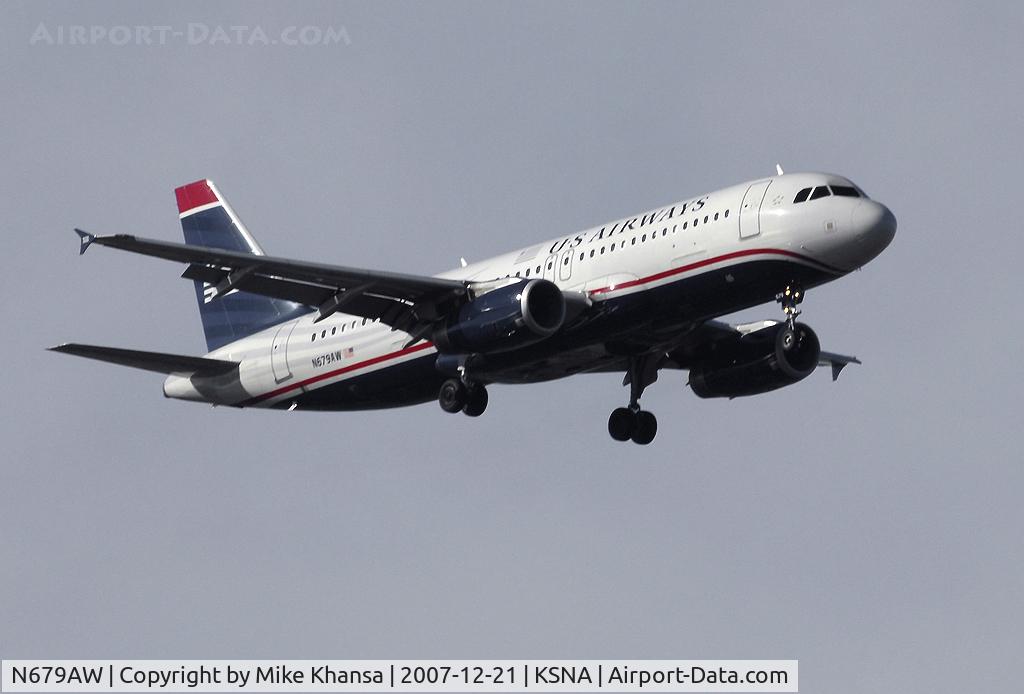 N679AW, 2005 Airbus A320-232 C/N 2613, US Airways A320 on short final.