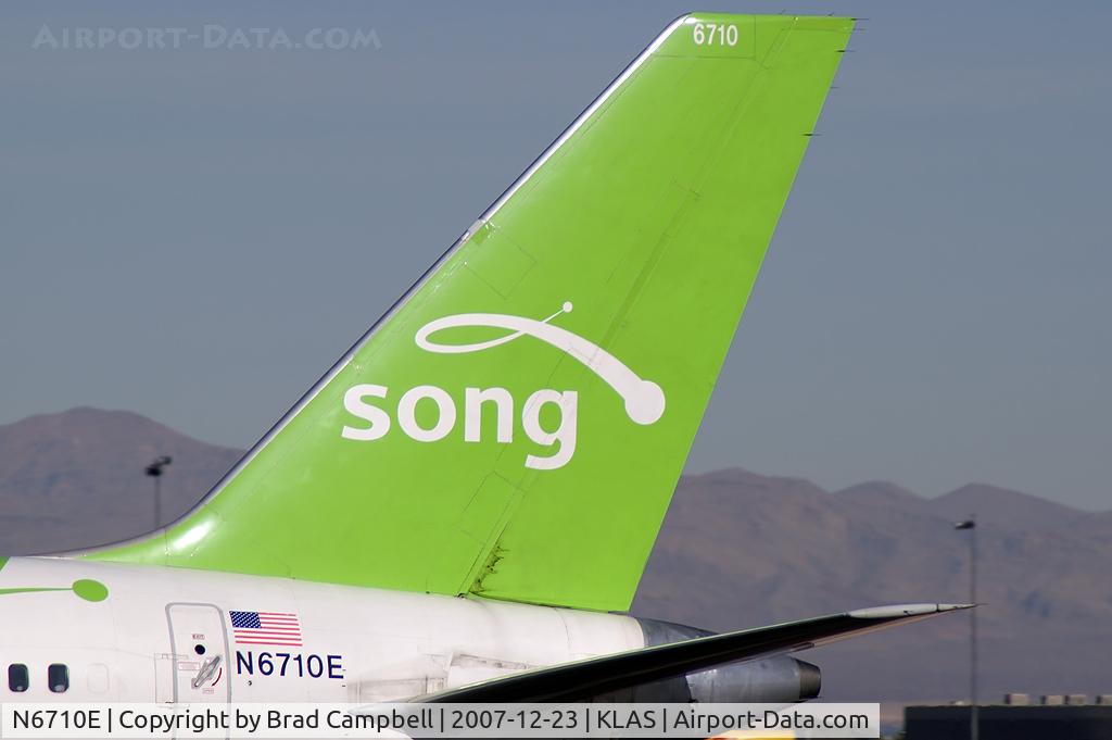 N6710E, 2000 Boeing 757-232 C/N 30482, Delta Airlines - not 'Song' anymore / 2000 Boeing 757-232 - note: see the Delta colors on the engine cover.